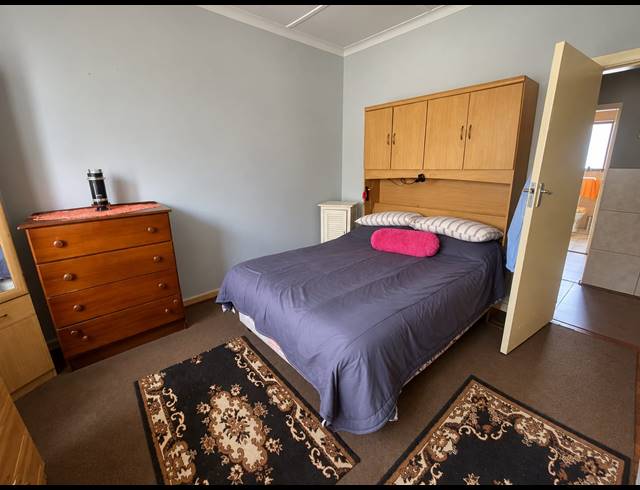 3 BEDROOM HOUSE FOR SALE IN VANDERBIJLPARK CE 2
